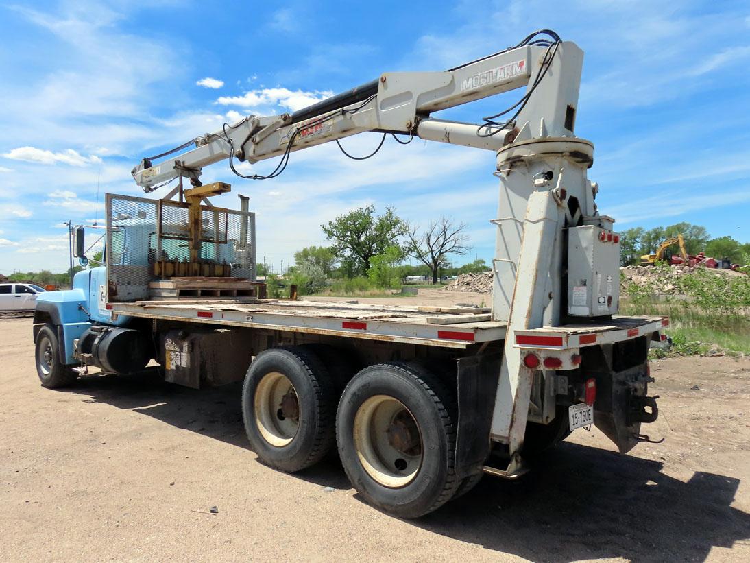 1994 Mack Model RD690S Tandem Axle Conventional Crane Truck, VIN #1M2P264Y4RM015016, Mack Model EM7-