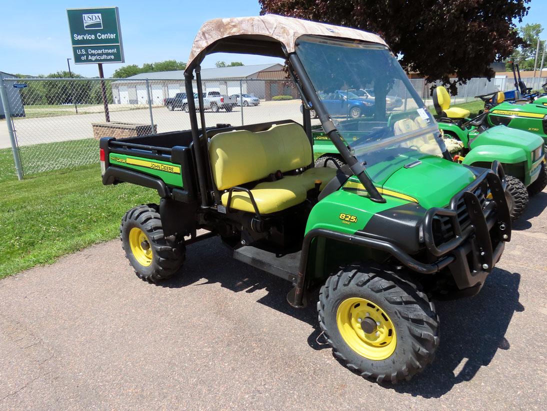 John Deere 825i DOHC Gator, SN# M0HX0PA134693, EFI, 5,236 Miles, 658 Hours, Dual Overhead Cam