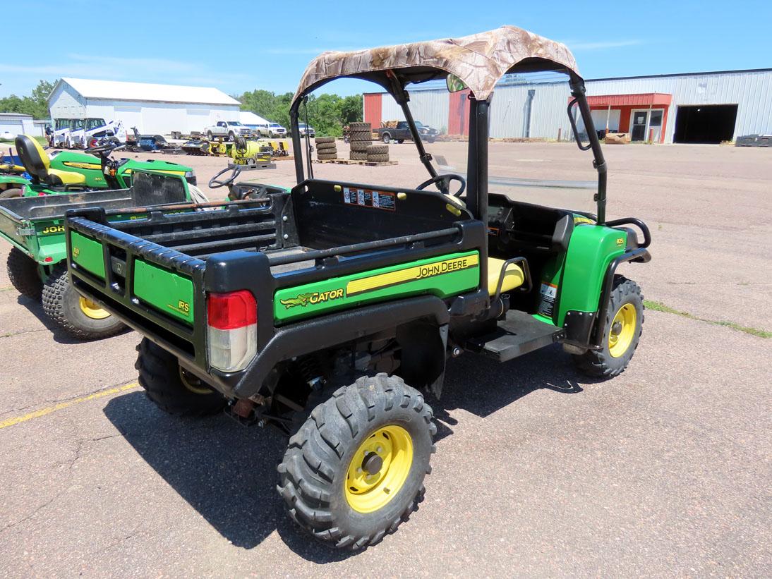 John Deere 825i DOHC Gator, SN# M0HX0PA134693, EFI, 5,236 Miles, 658 Hours, Dual Overhead Cam