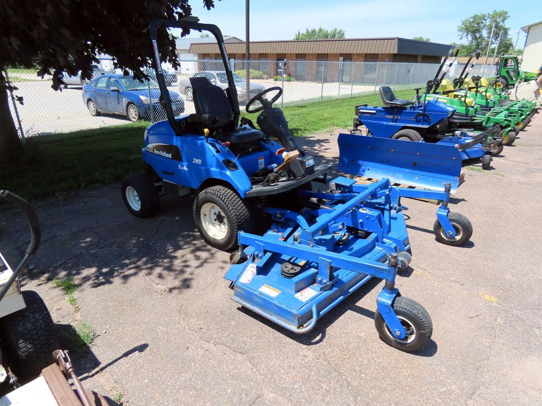 New Holland MC28 Front Deck Diesel Commercial Riding Lawn Mower, 2WD, Hydrostat (when it warms up th