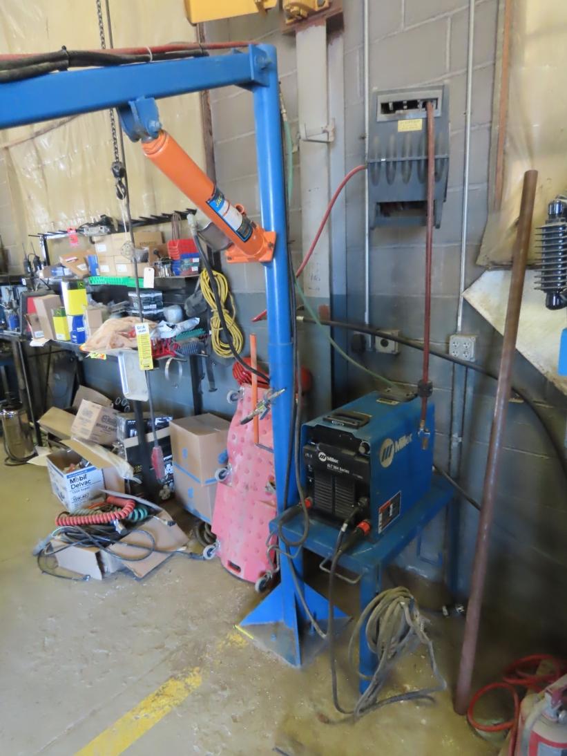 Miller Model ALT 304 Series DC Invertor Arc Welder on Stand with Air/Hydraulic Lift Arm with Miller 