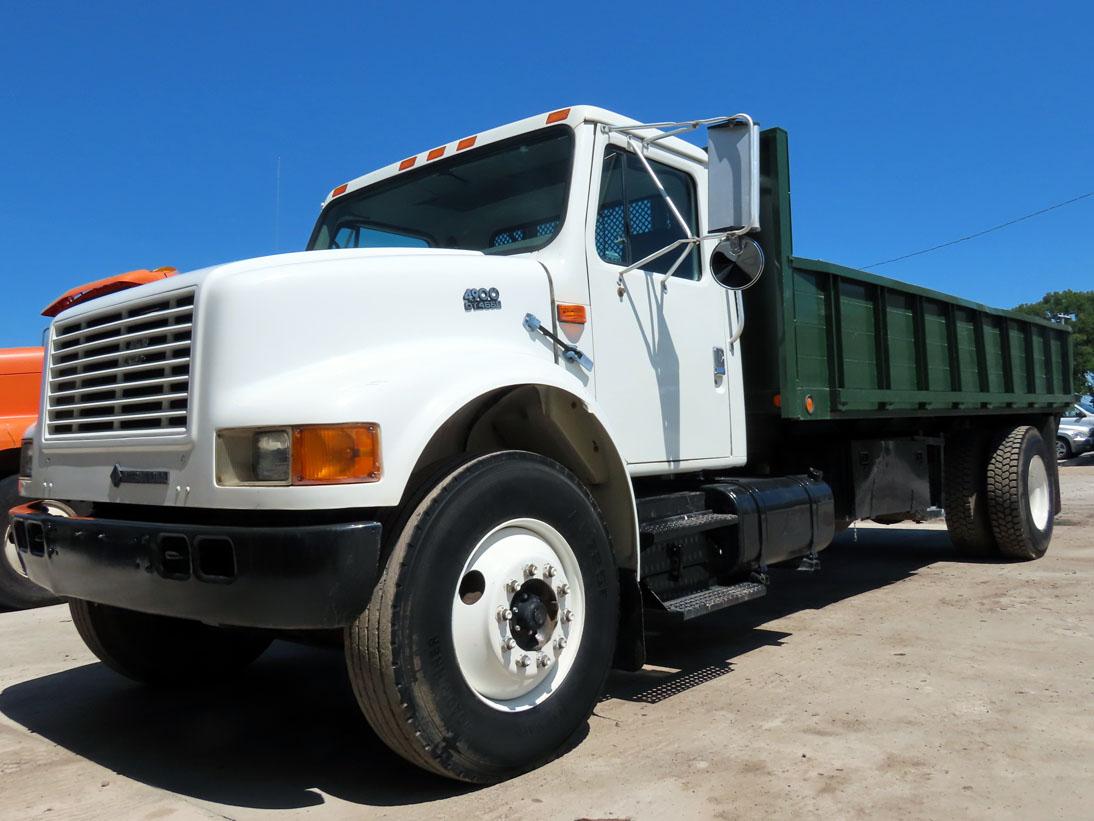 2000 International Model 4900 4x2 Conventional Single Axle Dump Truck, VIN# 1HTSDAAN0YH289796, DT466