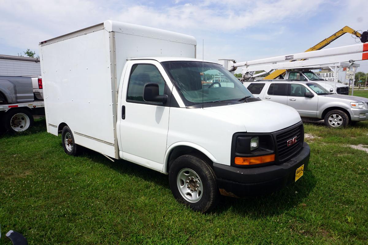 2004 GMC Model G-3500 Cutaway Van, VIN# 1GDGC31VX41907971, 4.8 Liter V-8 Gas Engine, Automatic Trans