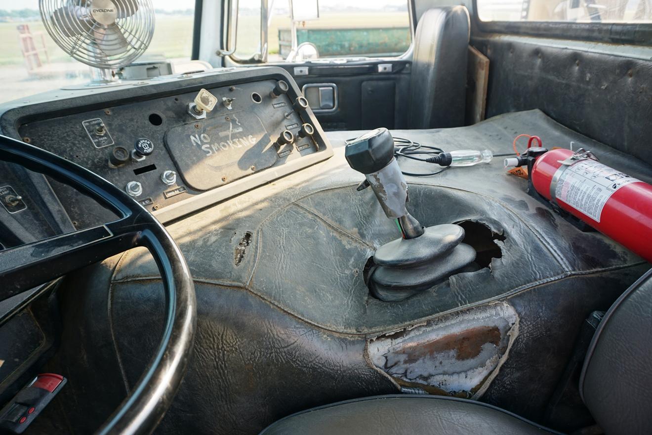 1987 White Expeditor Single Axle Cabover Flatbed Truck, VIN# 1WUDBHMDXHN114814, Cummins 6-Cylinder T