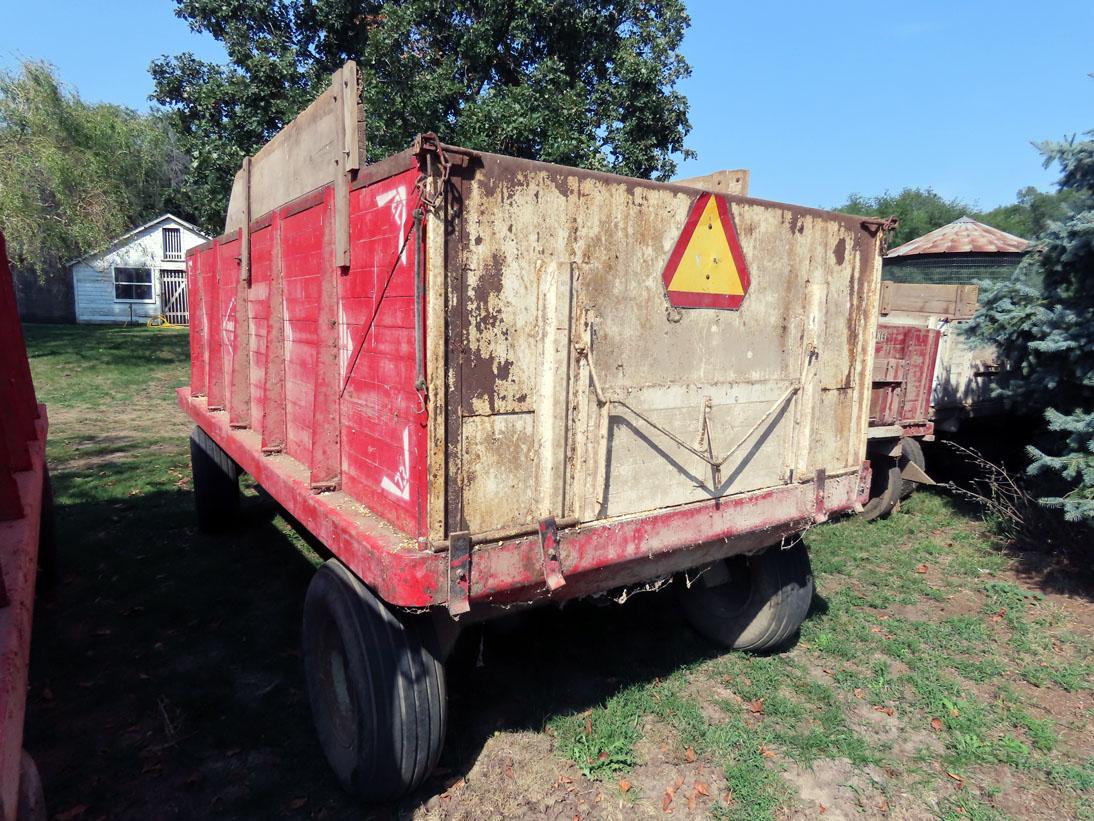 Dohrman 6'x14' Barge Hoist Wagon on John Deere 1064 Running Gear (1-Owner).