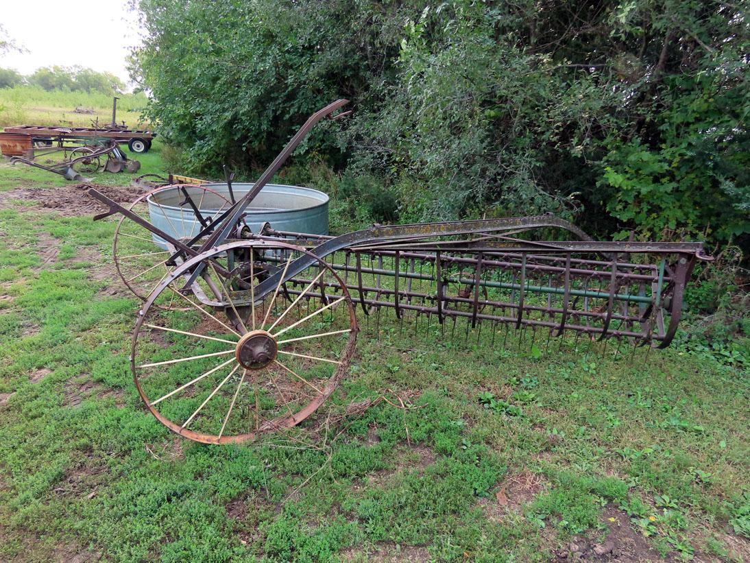 John Deere Pull-Type Antique Side Delivery Rake on Steel.