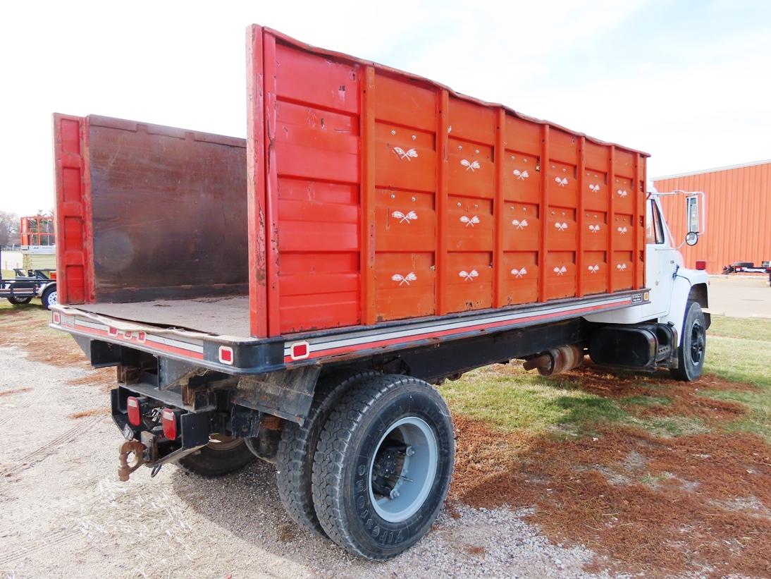 1983 IHC Model 1754 Conventional Single Axle Dump Truck, VIN# 1HTAA17E60HB12324, IHC V-8 Diesel