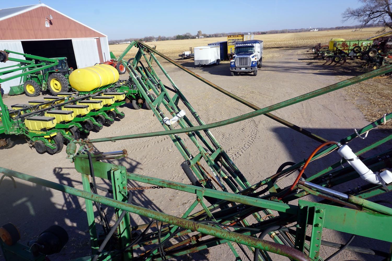 John Deere Model 6000 Self-Propelled Sprayer, SN# N06000X004972, 4-Speed, Enclosed Cab with Air Cond