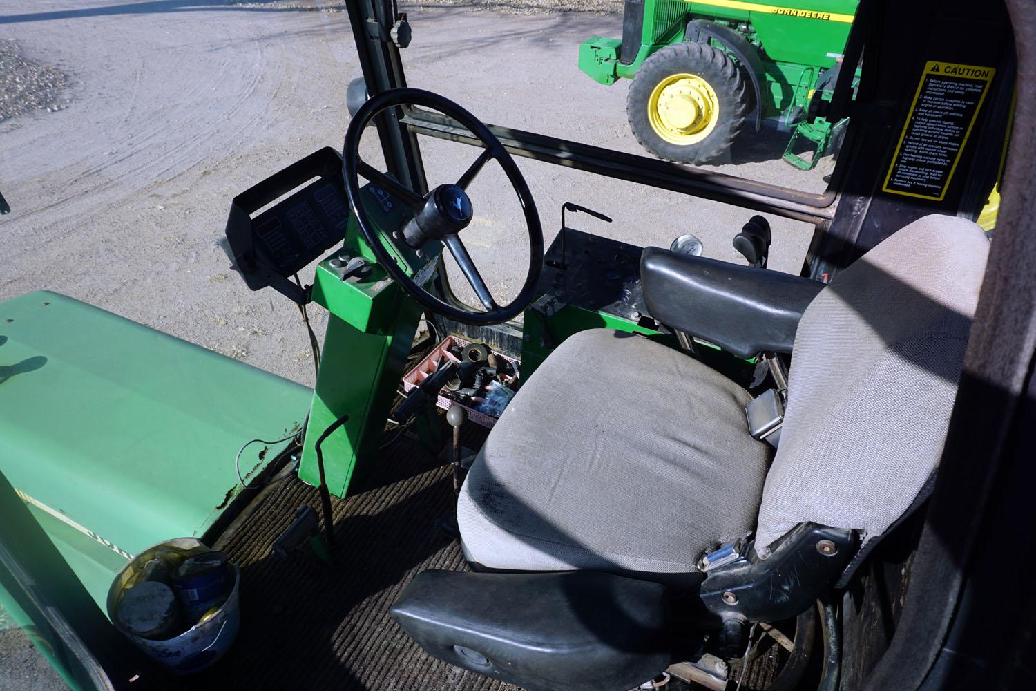 John Deere Model 6000 Self-Propelled Sprayer, SN# N06000X004972, 4-Speed, Enclosed Cab with Air Cond