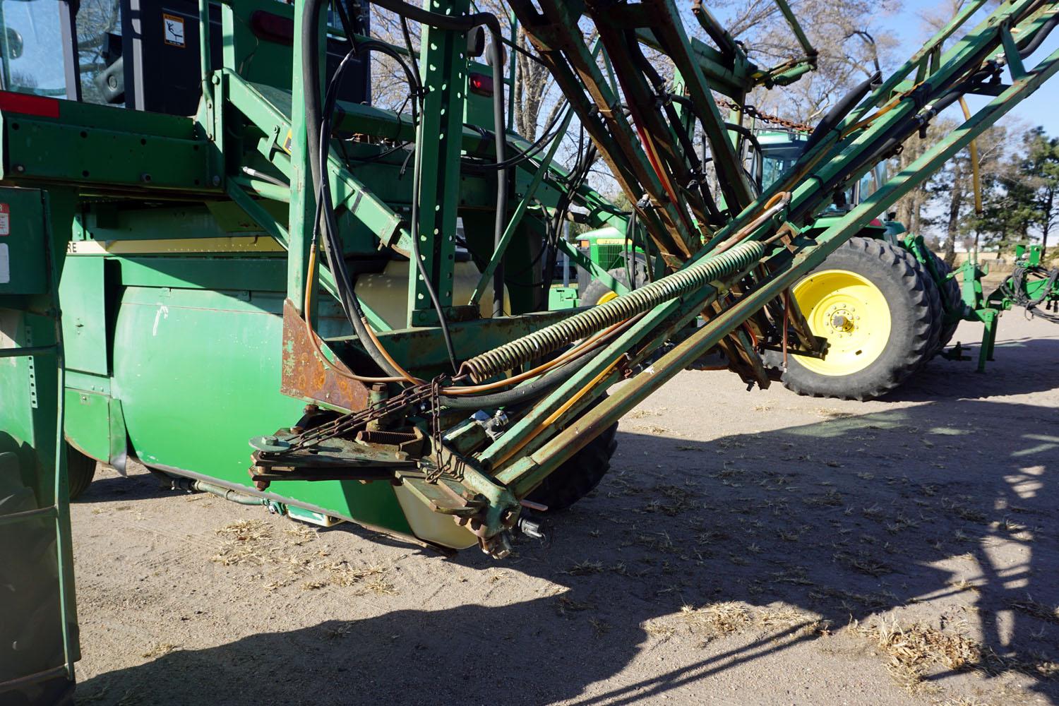 John Deere Model 6000 Self-Propelled Sprayer, SN# N06000X004972, 4-Speed, Enclosed Cab with Air Cond