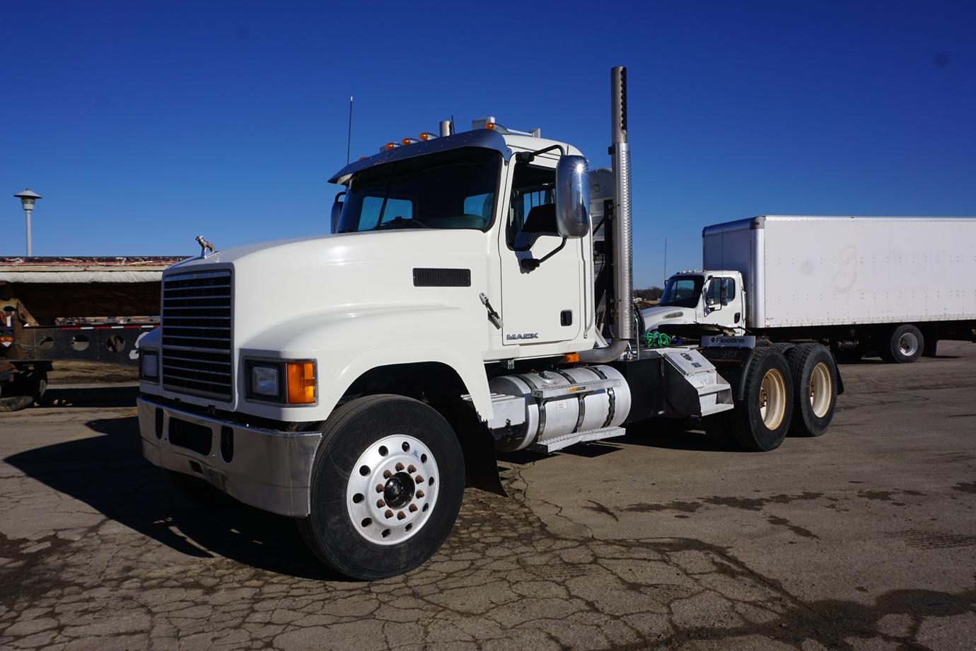 2008 Mack Model CHU613 Tandem Axle Conventional Day Cab Truck Tractor, Mack MP8-415E Turbo Diesel