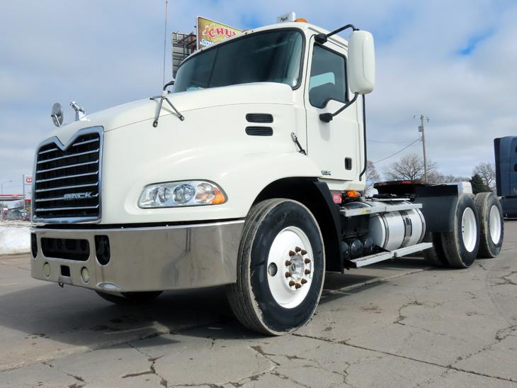 2008 Mack Model CXU613 Pinnacle Tandem Axle Conventional Day Cab Truck Tractor, VIN# 1M1AW09Y18N0022