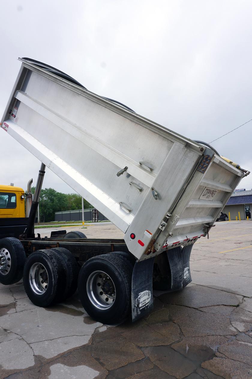 2002 Mack Granite CV713