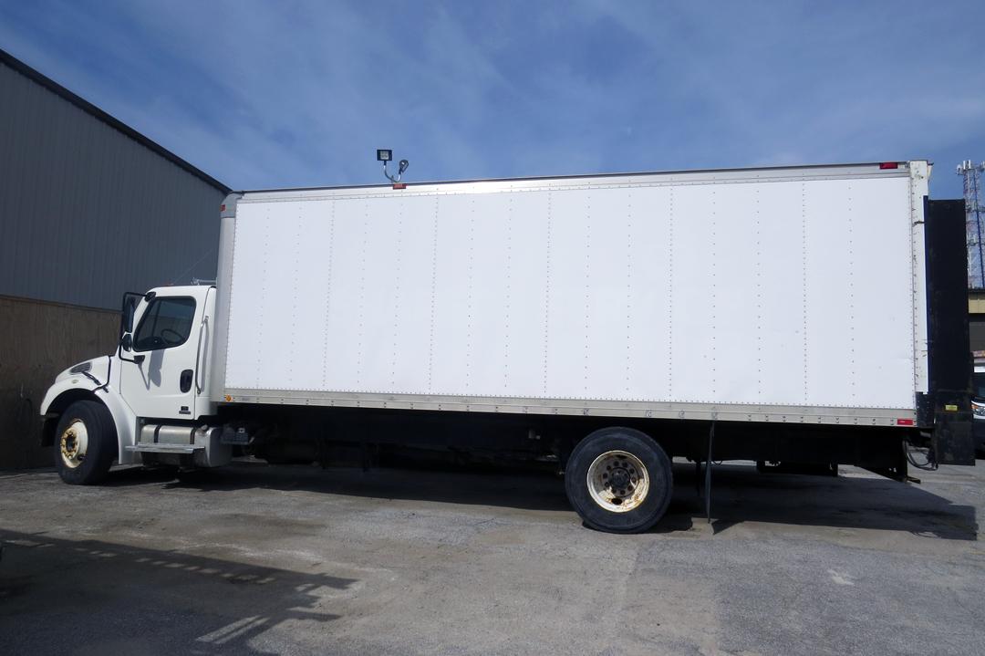 2005 Freightliner M2