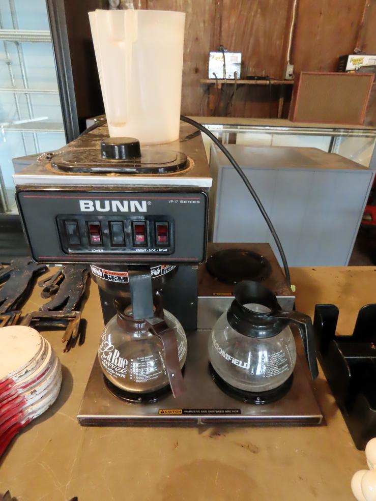 Bunn Commercial Coffee Maker, (2) Side Warmers, Pitcher & (2) Glass Coffee Pots