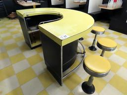 U-Shaped Retro Counter with Built In Ice Bin, Stainless Foot Rail, Interior