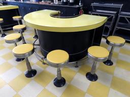 U-Shaped Retro Counter with Built In Ice Bin, Stainless Foot Rail, Interior