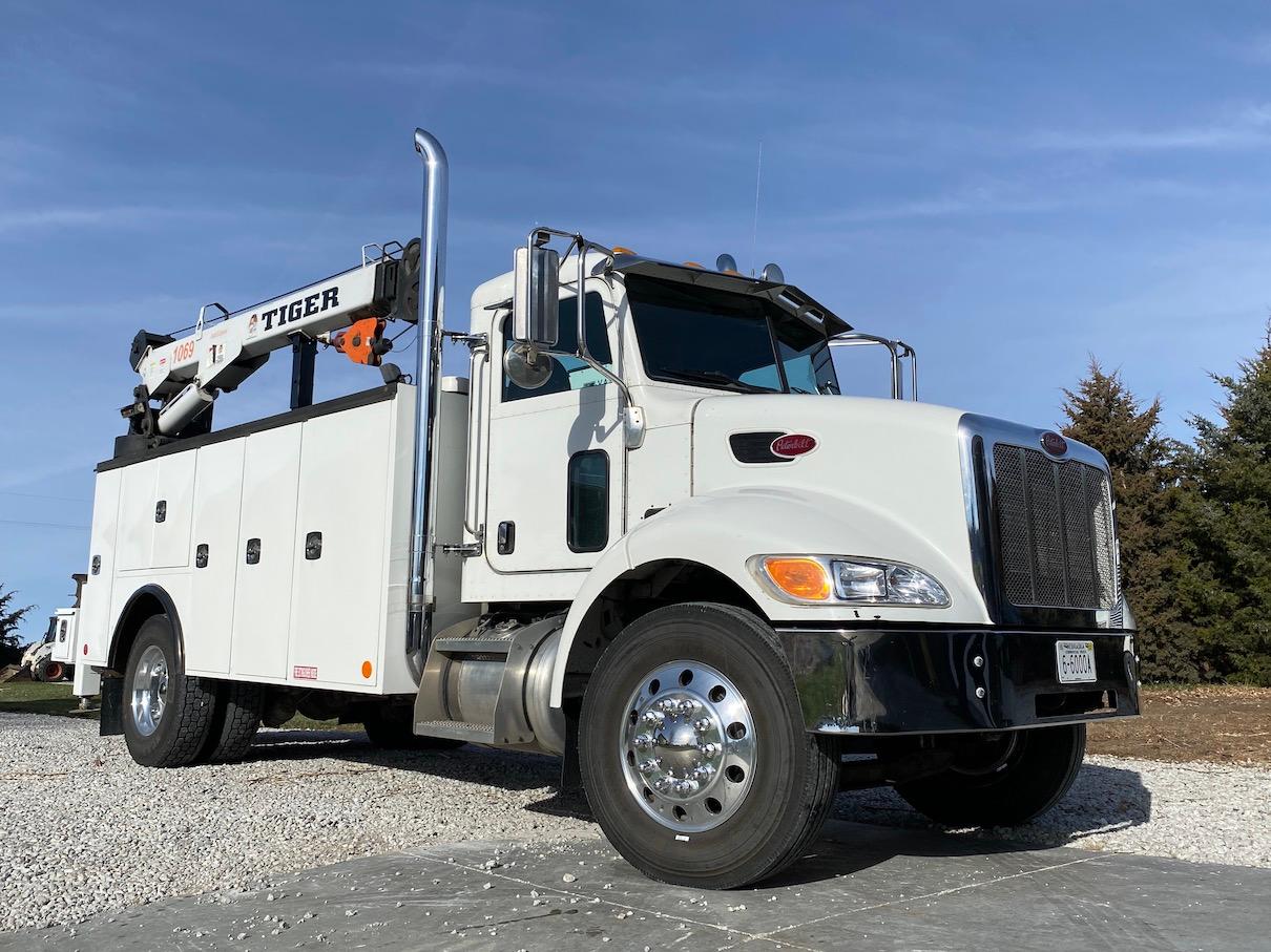 2006 Peterbilt 355 Single Axle Mechanic's Truck