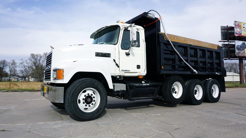 2004 Mack CH613 Triple Axle Dump Truck