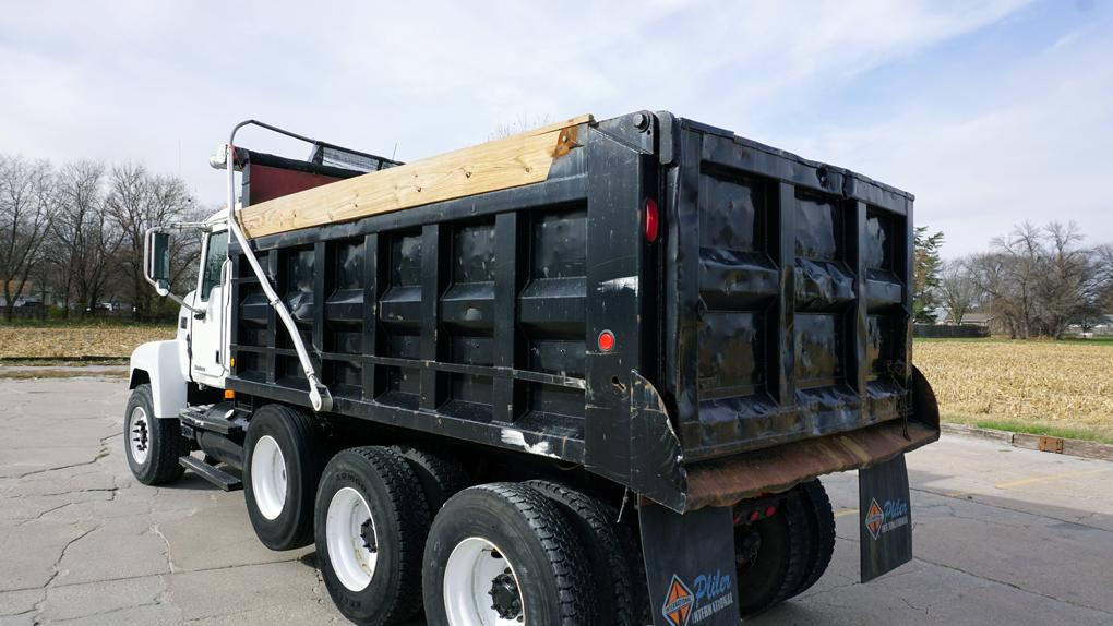 2004 Mack CH613 Triple Axle Dump Truck