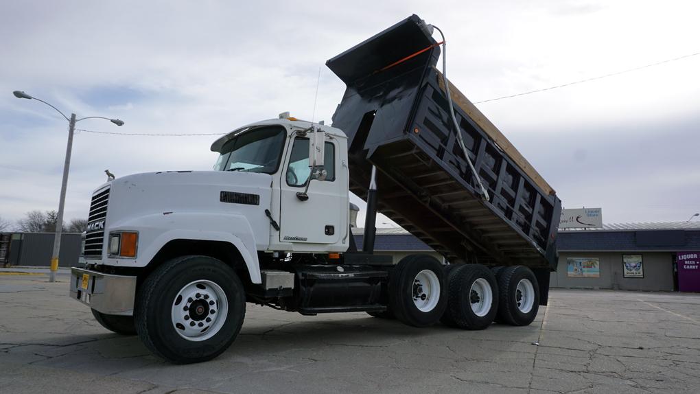 2004 Mack CH613 Triple Axle Dump Truck