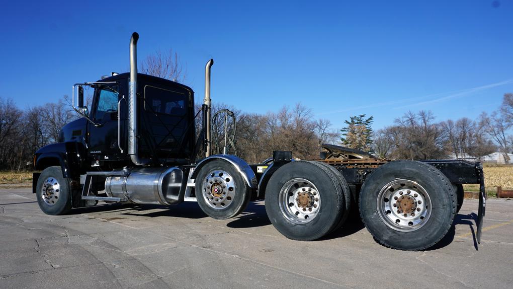 2014 Mack CHU613 Triple Axle Day Cab