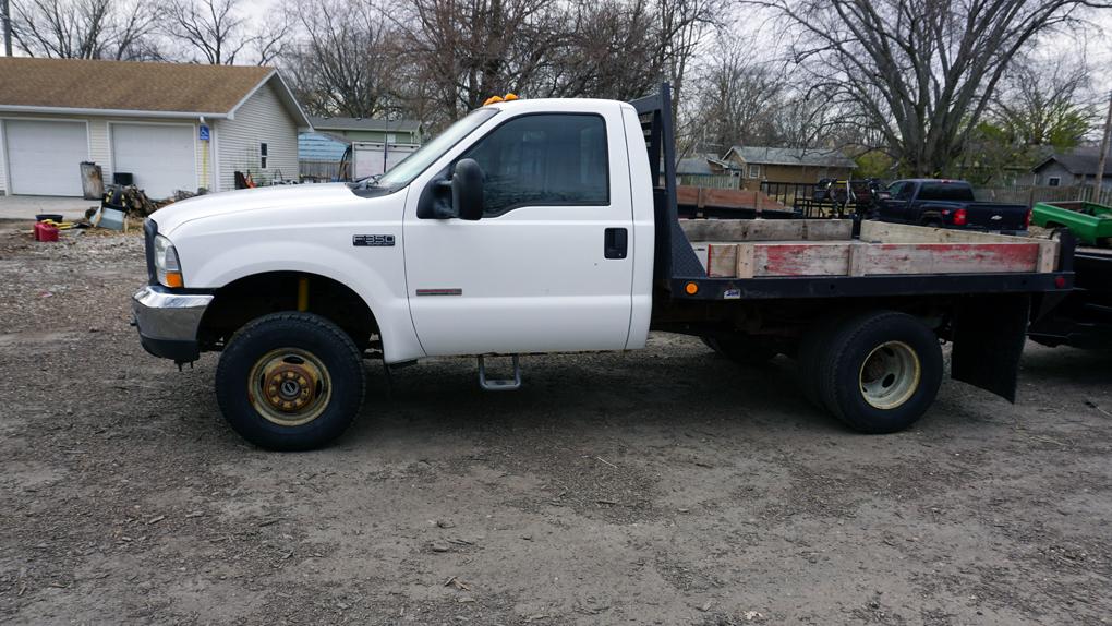 2003 Ford F-350 XL Super Duty Flatbed Dually Pickup