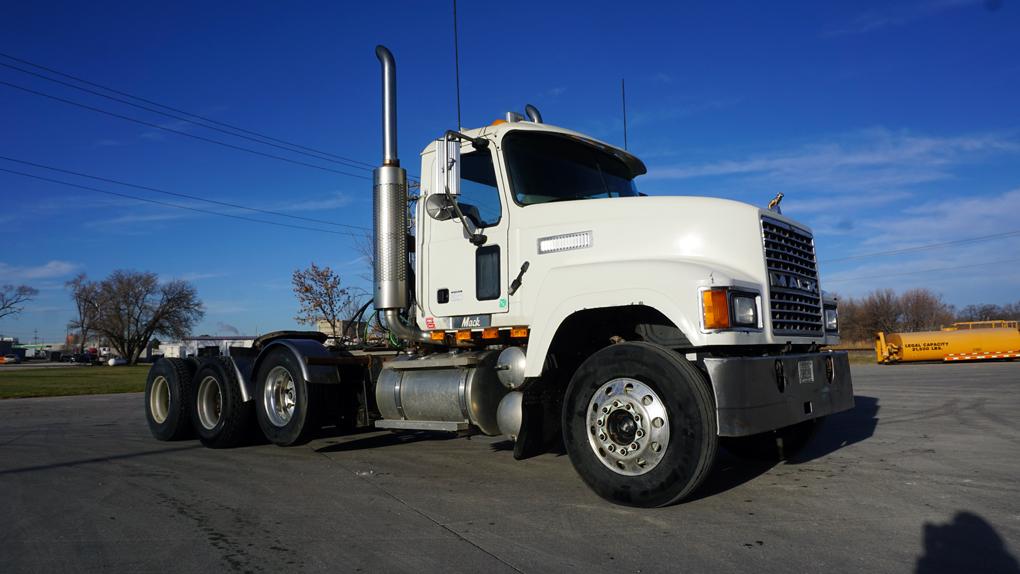 2007 Mack CHN613 Triple Axle Truck Tractor