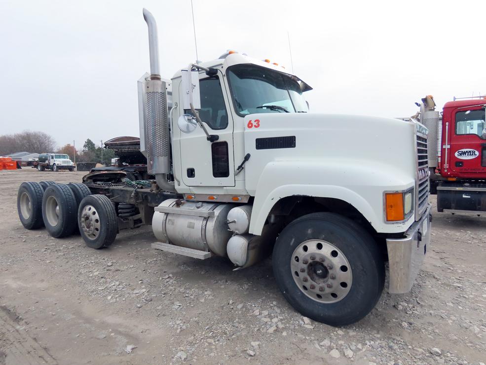 2007 Mack CH613 Triple Axle Truck Tractor