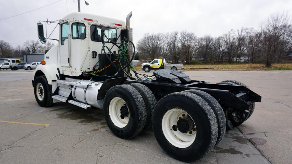 2006 Kenworth T800B Day Cab