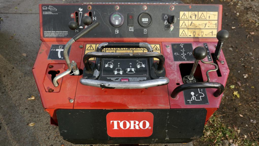 Toro 22321 TX 427 Ride-On Skidloader