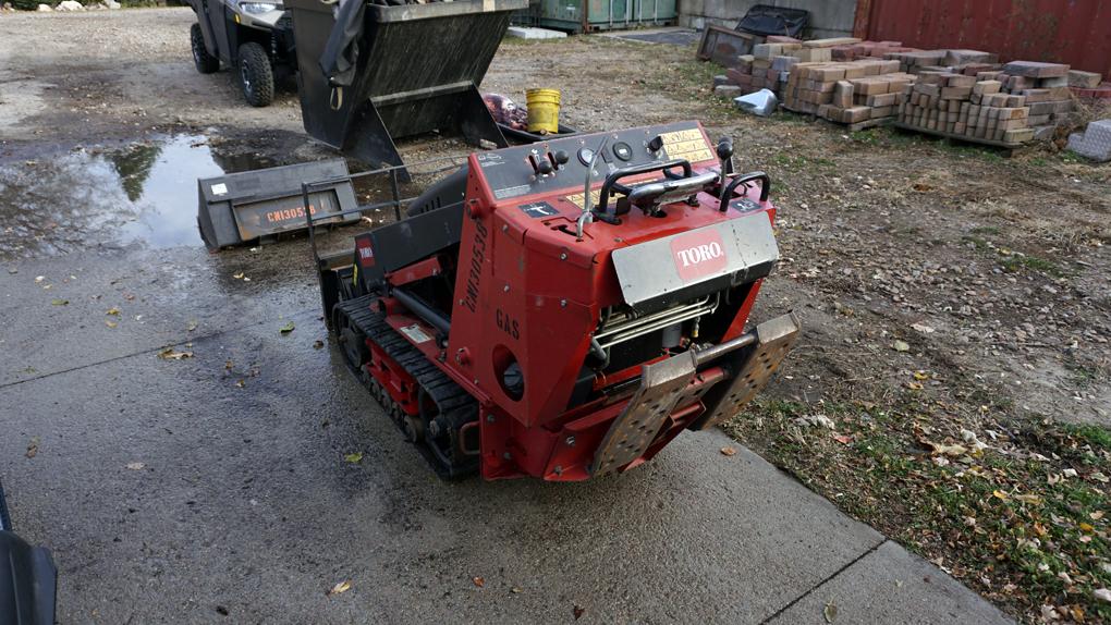 Toro 22321 TX 427 Ride-On Skidloader