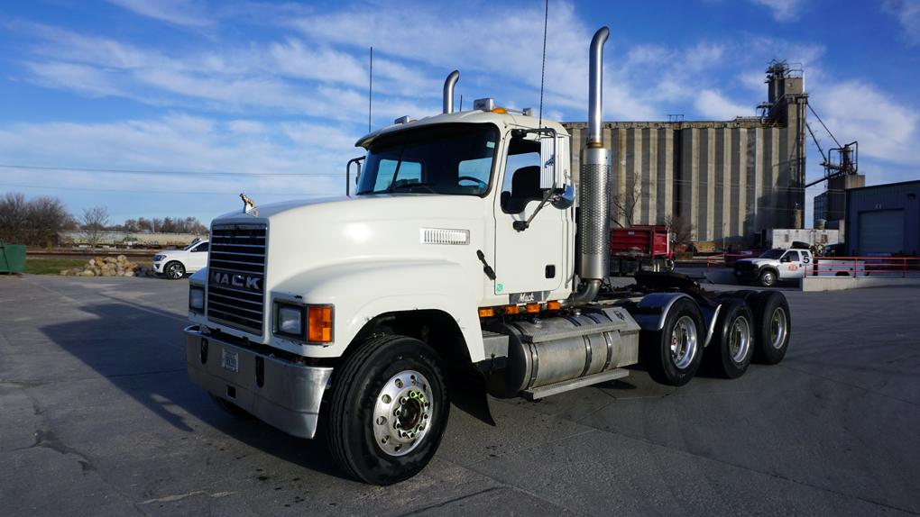 2007 Mack CHN613 Triple Axle Truck Tractor