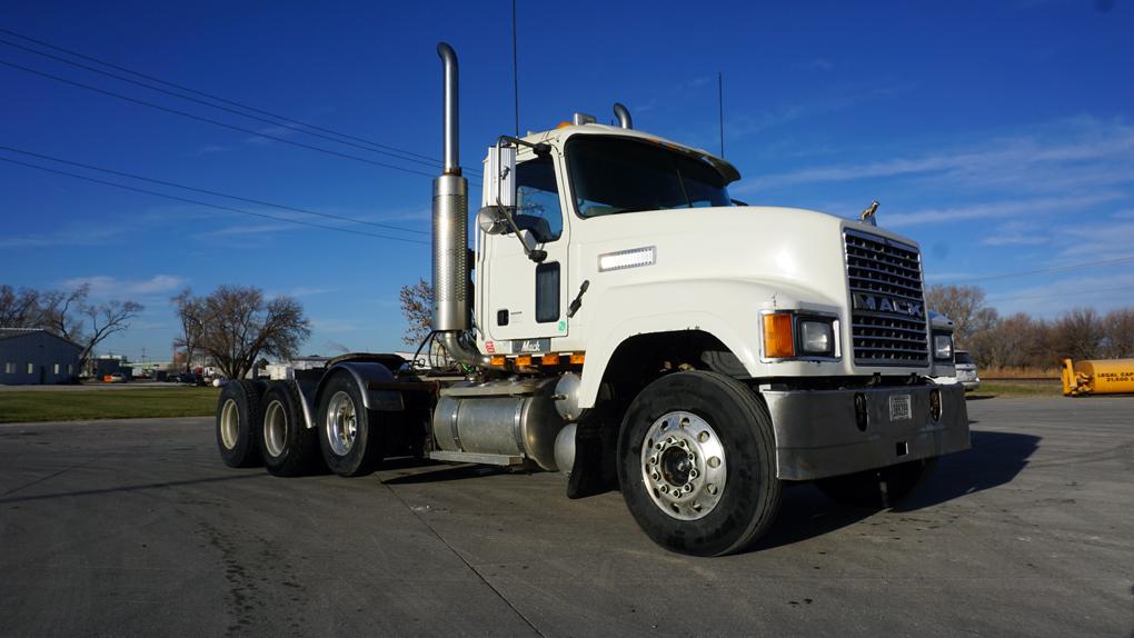 2007 Mack CHN613 Triple Axle Truck Tractor