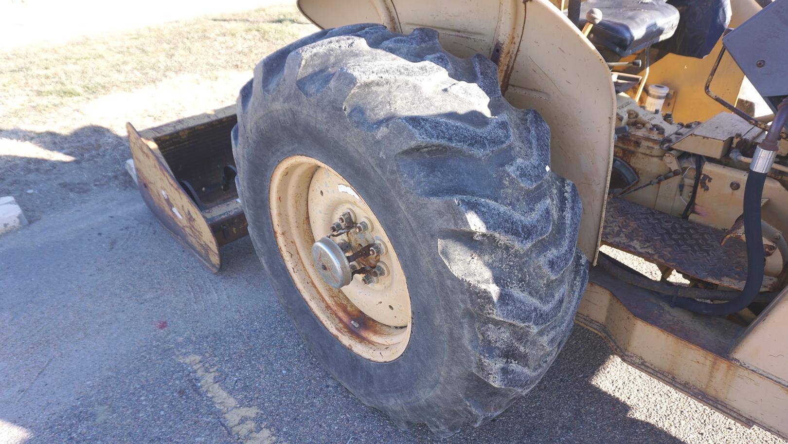 1985 Massey Ferguson 30E Grading Tractor