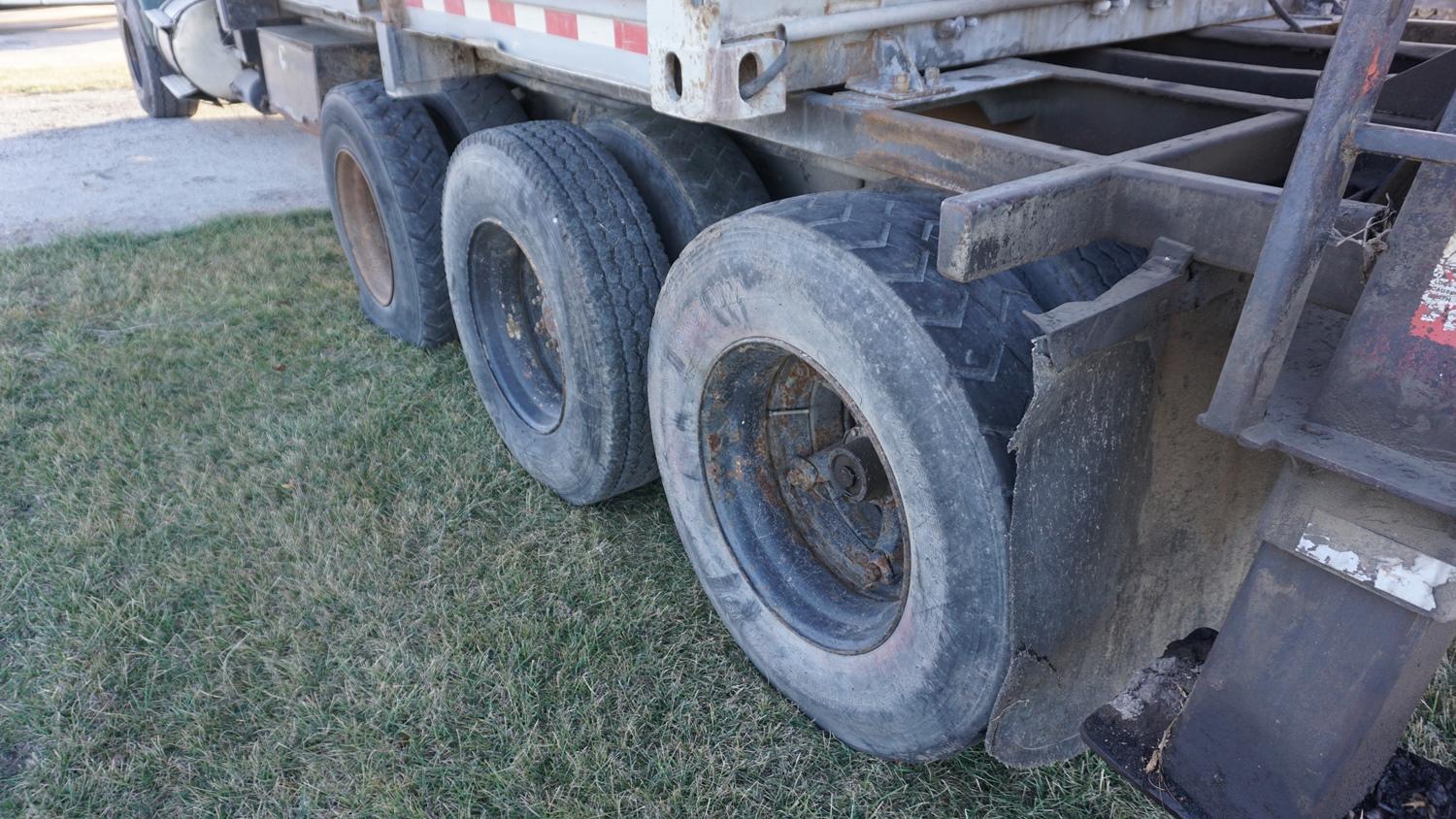 1992 Marmon HD Log/Storm Debris Truck