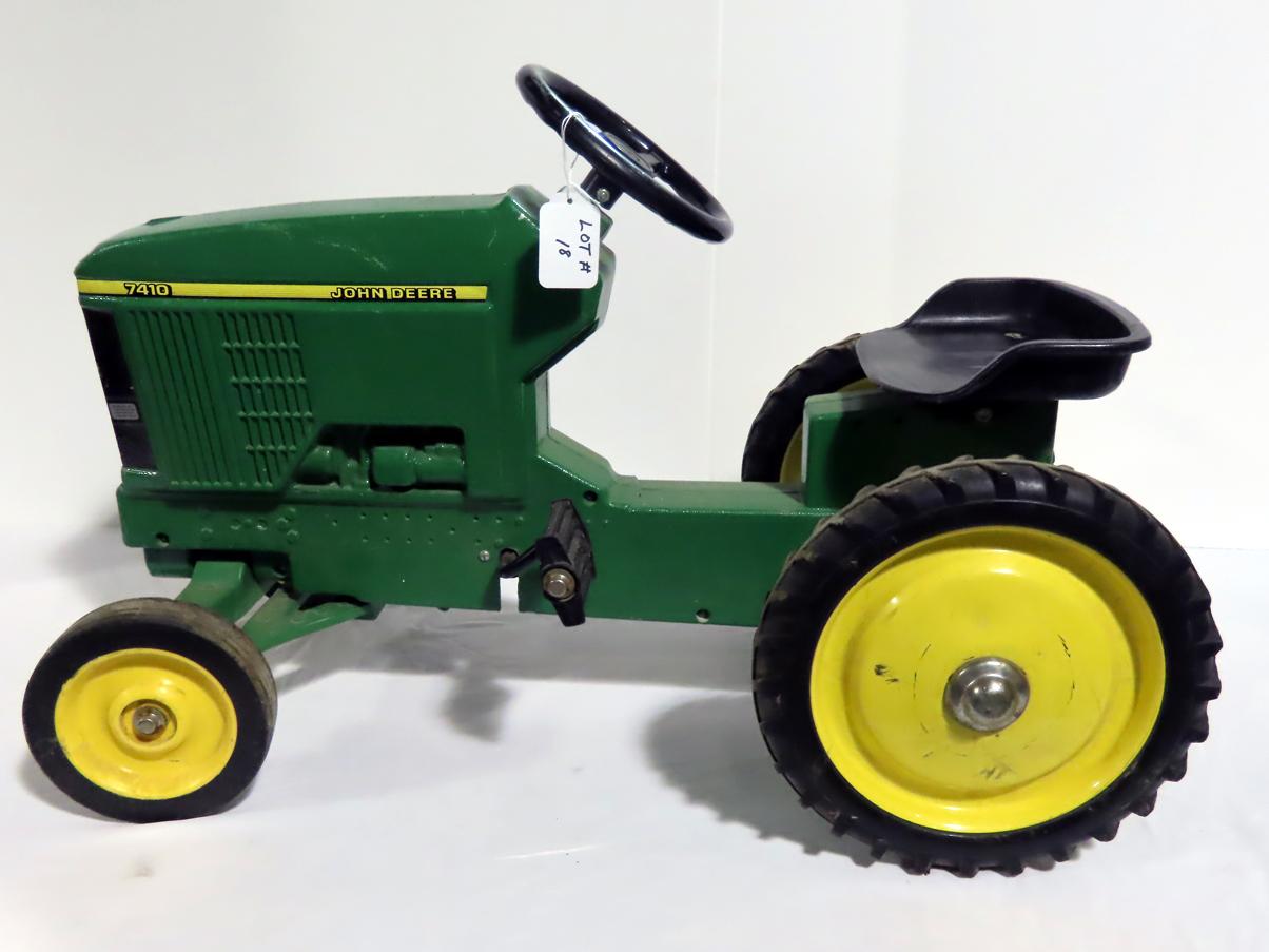 John Deere Pedal Tractor