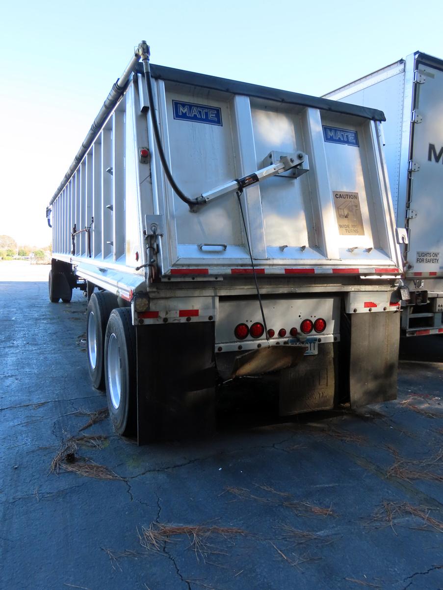 2010 Mate End Dump Trailer