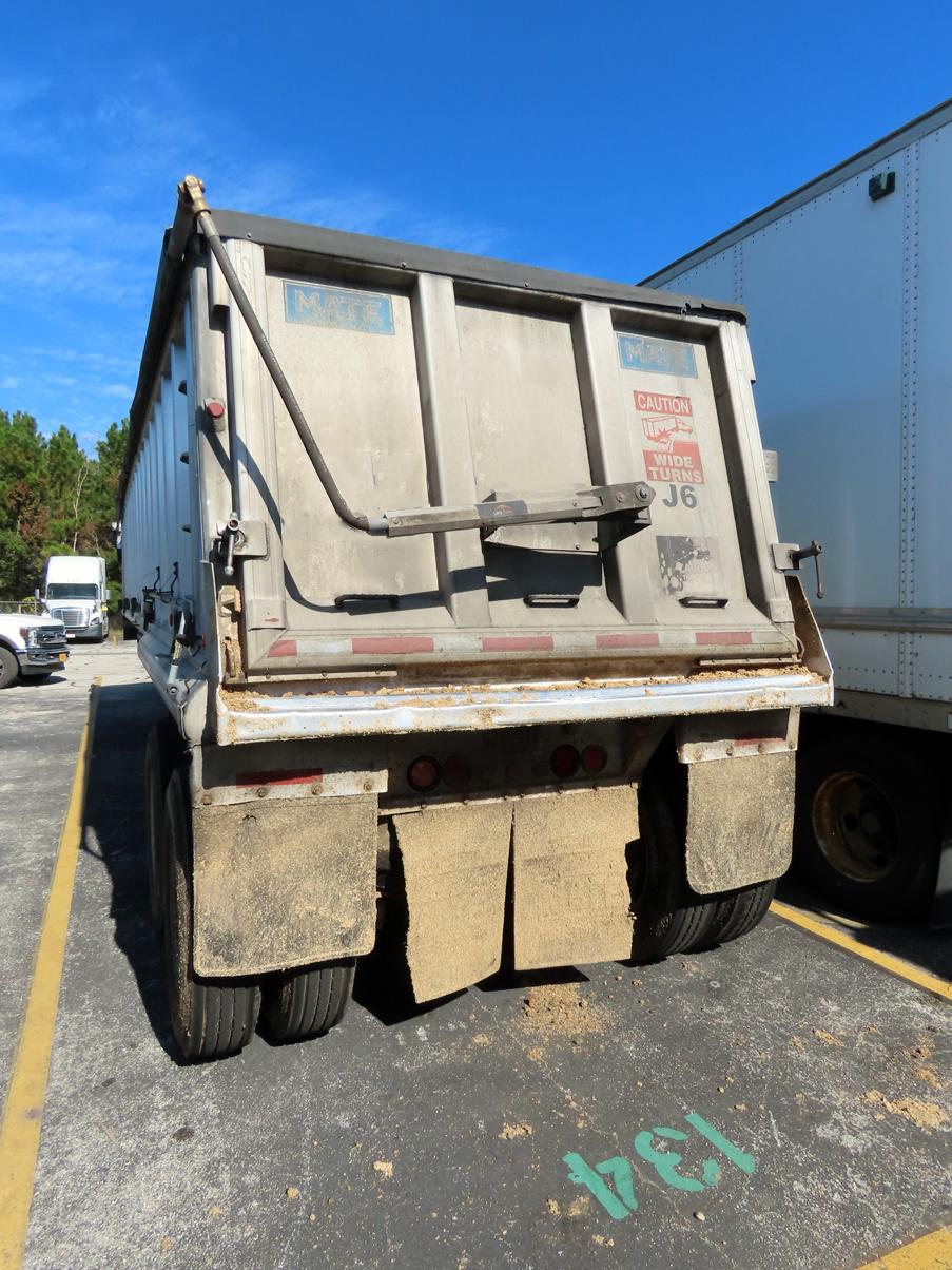 2005 Mate End Dump Trailer