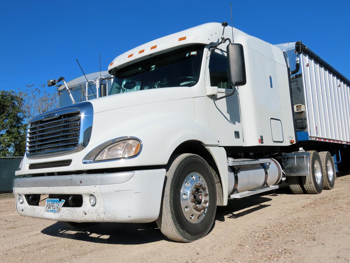 2016 Freightliner Tandem Axle Columbia