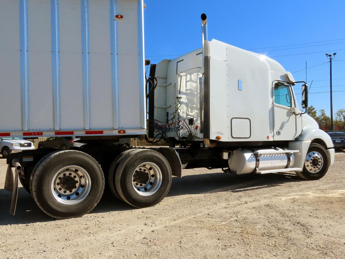 2016 Freightliner Tandem Axle Columbia