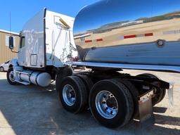 2016 Freightliner Tandem Axle Columbia Conventional