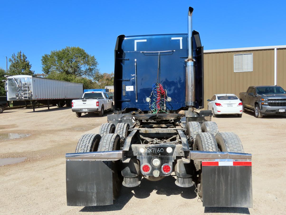 2016 Freightliner Tandem Axle Columbia Conventional