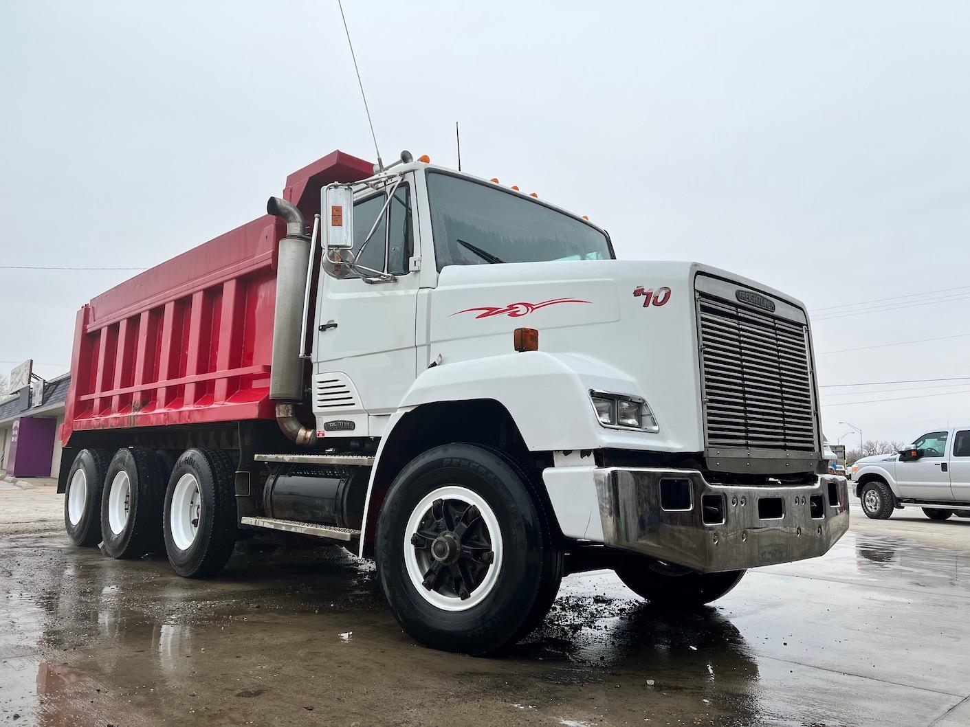 1987 Freightliner FLD-120 Triple Axle Dump Truck