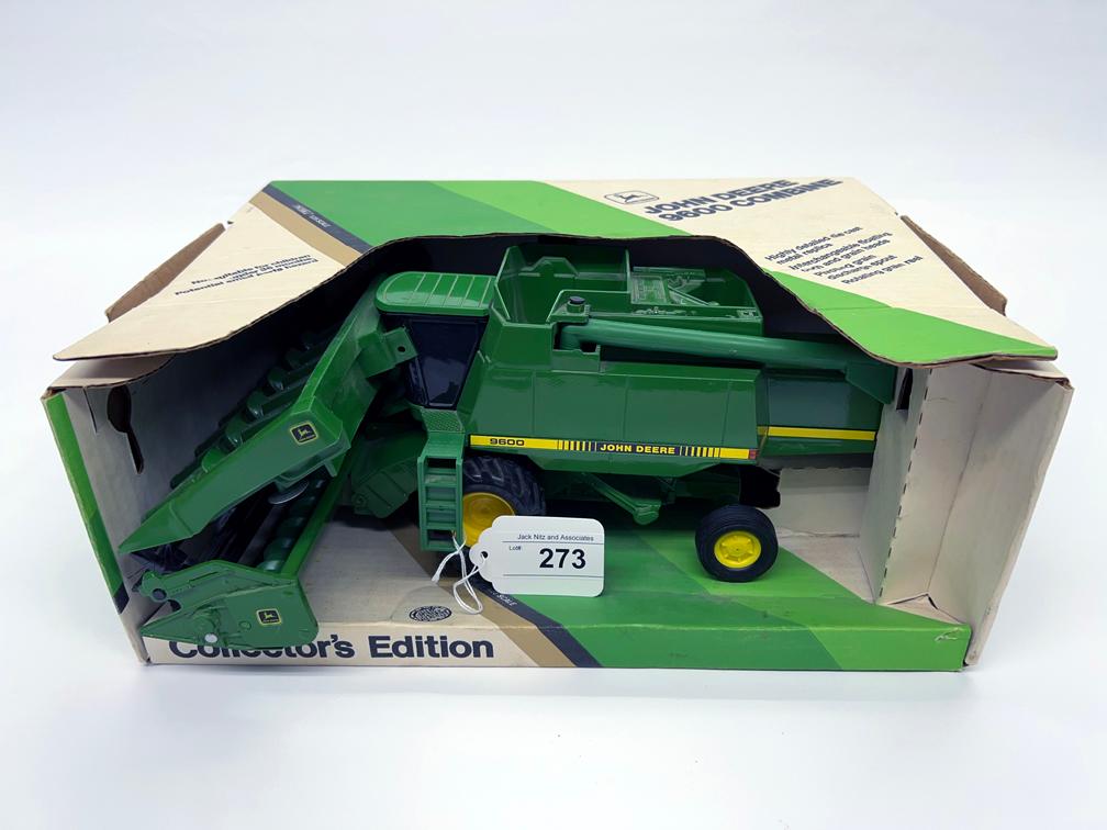 John Deere 9600 Combine