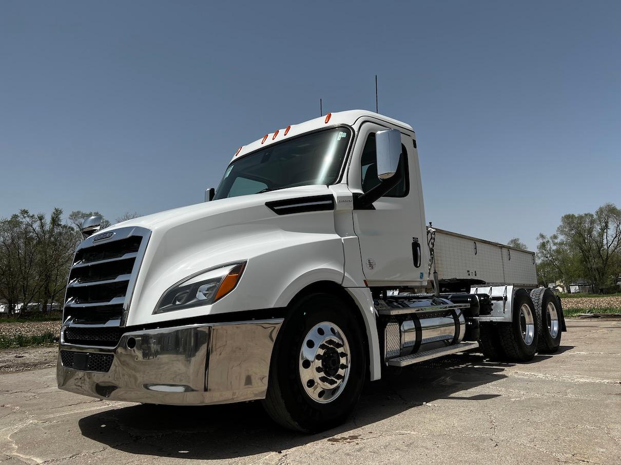 2019 Freightliner Cascadia 126