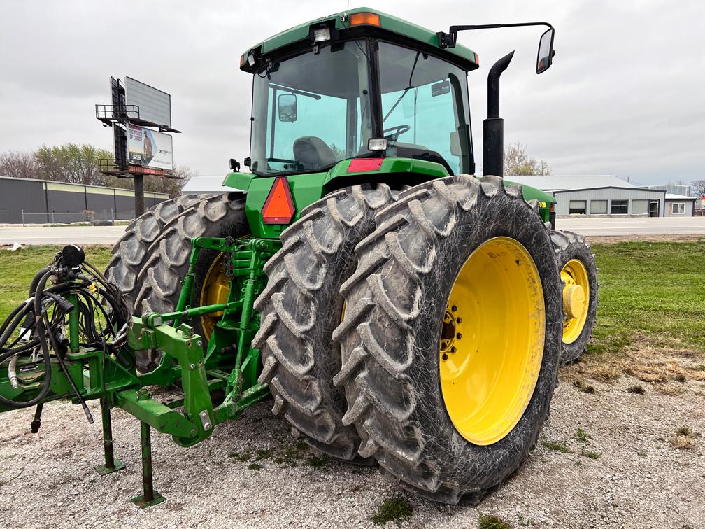 John Deere 8200 MFWD