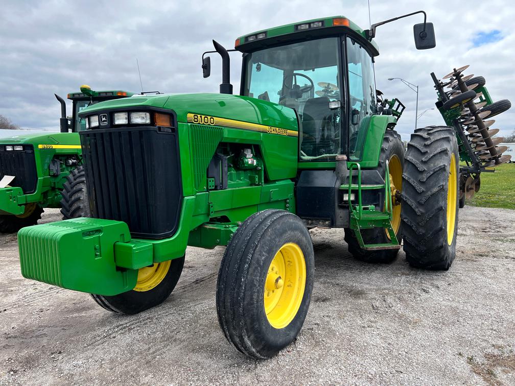 1996 John Deere 8100 2WD