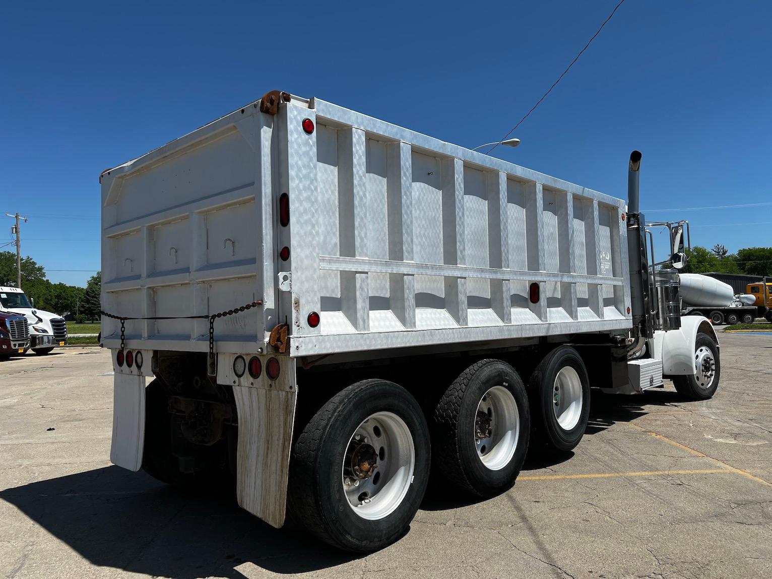 2006 Peterbilt 379 Triple Axle Dump Truck