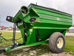 J&M 875-13 Grain Cart